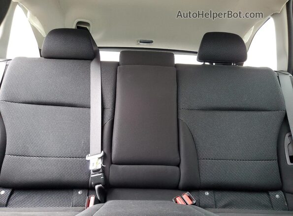 4S4BSAFC8K3249041 2019 SUBARU OUTBACK White Вид задніх сидінь