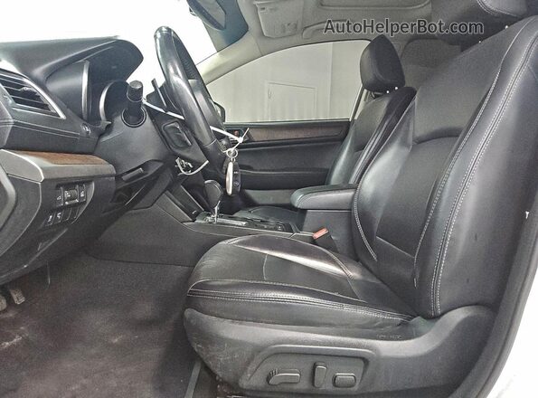 4S4BSAKC8J3302664 2018 SUBARU OUTBACK White Vista interior delantera