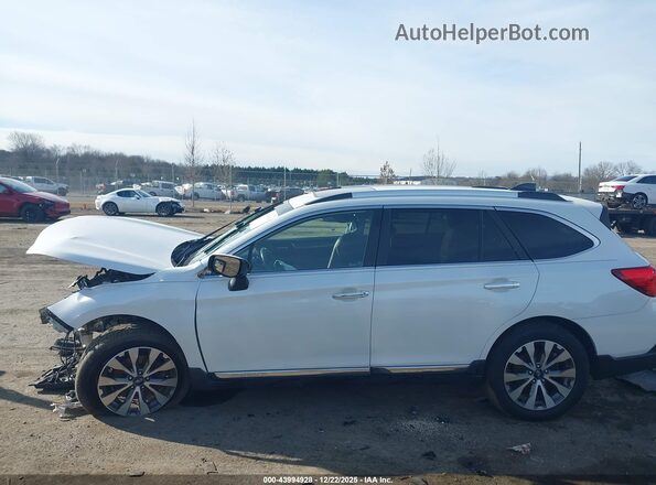 4S4BSATC8K3291648 2019 SUBARU OUTBACK White Вид задньої частини салону