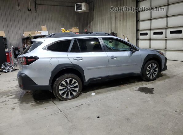4S4BTANC5R3255355 2024 SUBARU OUTBACK Silver Задня права чверть
