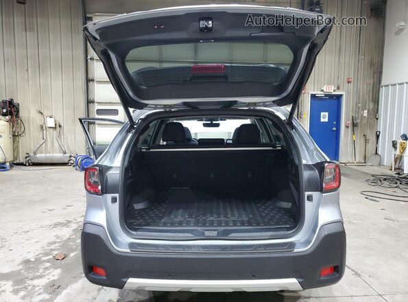 4S4BTANC5R3255355 2024 SUBARU OUTBACK Silver Вид ззаду