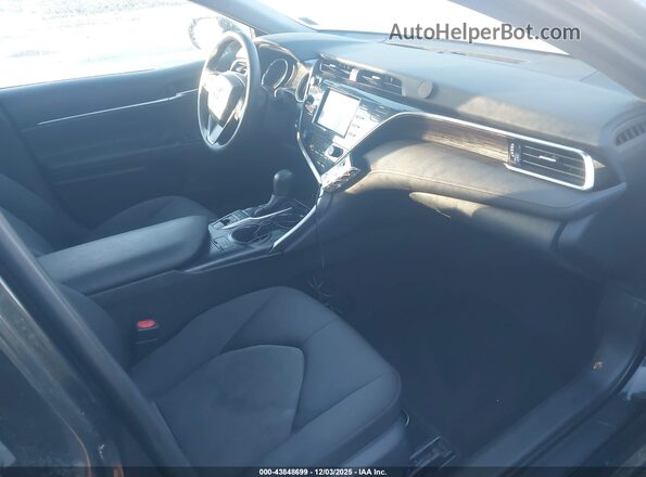 4T1B31HK4JU003131 2018 TOYOTA LE Black Вид салону спереду