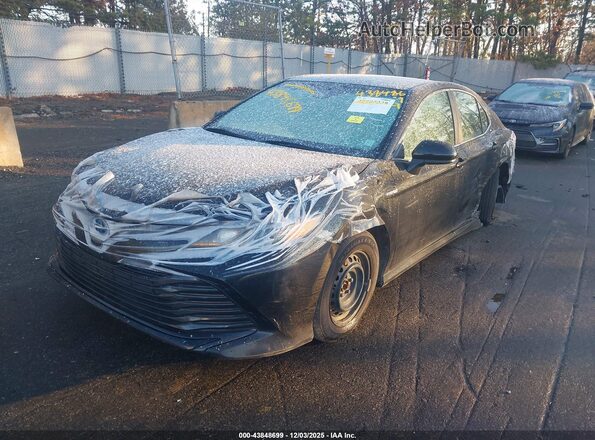 4T1B31HK4JU003131 2018 TOYOTA LE Black Передня ліва чверть