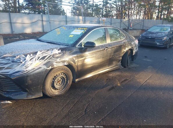 4T1B31HK4JU003131 2018 TOYOTA LE Black Вид спереду
