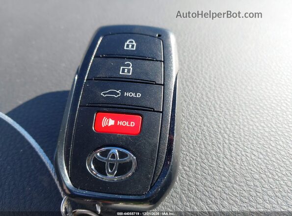 4T1DAACK1TU225764 2026 TOYOTA LE Серебряный Вид панели приборов