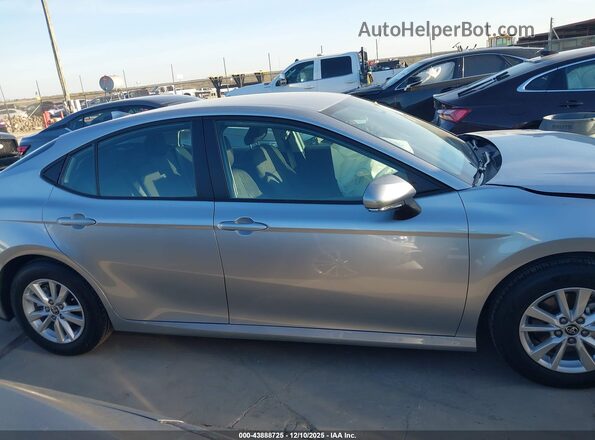 4T1DAACK5TU676132 2026 TOYOTA LE Серебряный Вид задней части салона