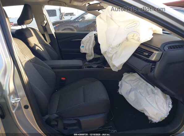 4T1DAACK5TU676132 2026 TOYOTA LE Серебряный Вид салона спереди