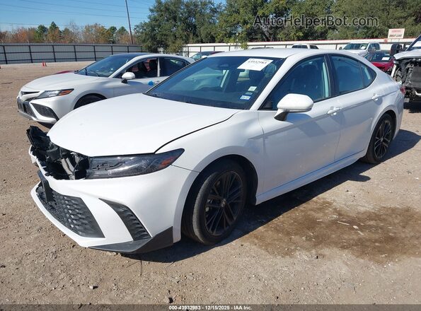 4T1DAACKXSU135916 2025 TOYOTA CAMRY White Front left
