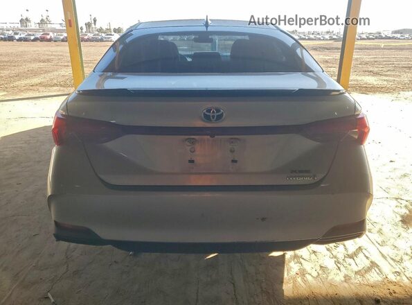 4T1EA1ABXMU006486 2021 TOYOTA AVALON Silver Вид ззаду