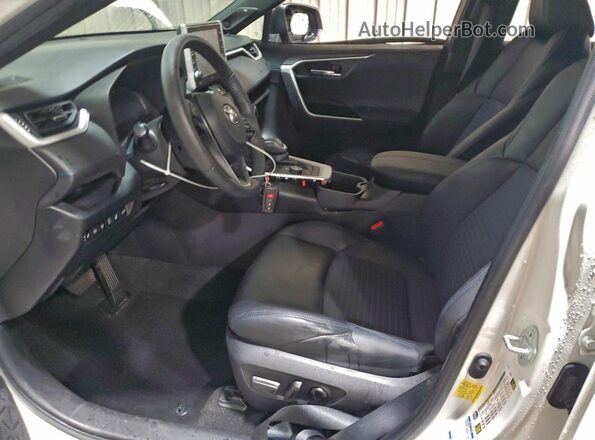 4T3E6RFV0NU070516 2022 TOYOTA RAV4 Белый Вид салона спереди