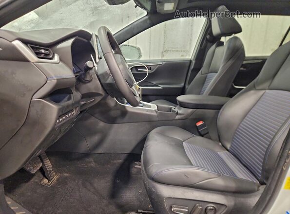 4T3E6RFV8NU075902 2022 TOYOTA RAV4 White Widok wnętrza z przodu