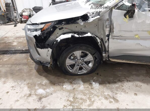 4T3RWRFV2NU069529 2022 TOYOTA LE Silver Вид спереду