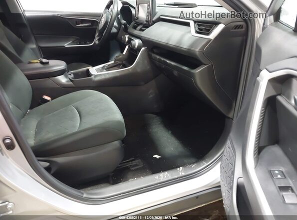 4T3RWRFV2NU069529 2022 TOYOTA LE Silver Вид салону спереду