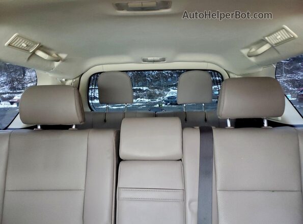 JTJAM7BX0N5322656 2022 LEXUS GX White Widok wnętrza z tyłu