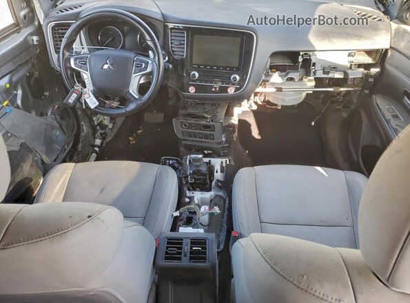 JA4J2VA70NZ050501 2022 MITSUBISHI OUTLANDER Серебряный Вид щитка приборов