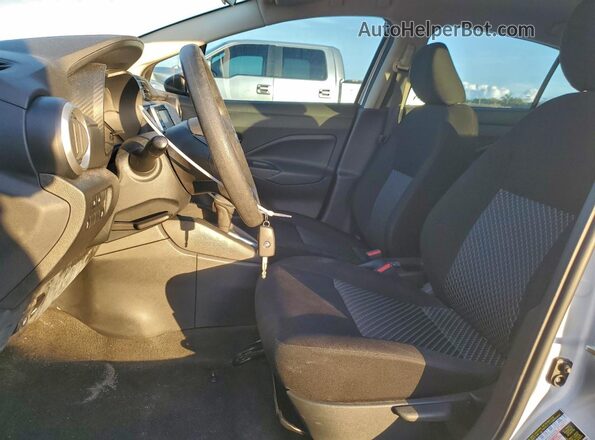 3N1CN8DV3NL862869 2022 NISSAN VERSA Silver Widok deski rozdzielczej