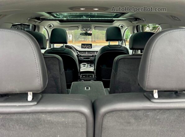 WA1VAAF71KD001323 2019 AUDI Q7 White Вид задніх сидінь