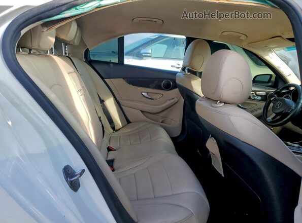 55SWF4JB9HU202122 2017 MERCEDES-BENZ C White Widok tylnych siedzeń
