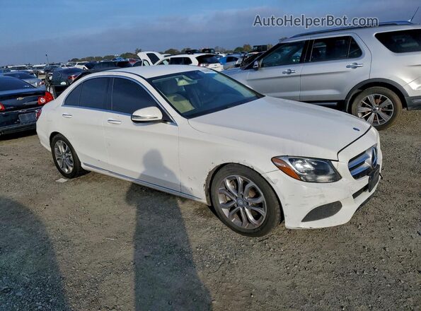 55SWF4JB9HU202122 2017 MERCEDES-BENZ C White Przód prawy