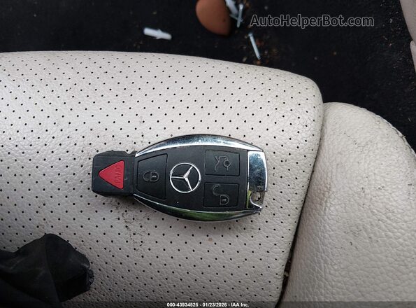 55SWF4KB8JU257228 2018 MERCEDES-BENZ C-CLASS White Widok deski rozdzielczej