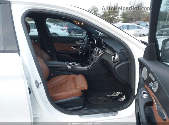 55SWF6EB1KU304740 2019 MERCEDES-BENZ AMG C 43 White Вид салону спереду