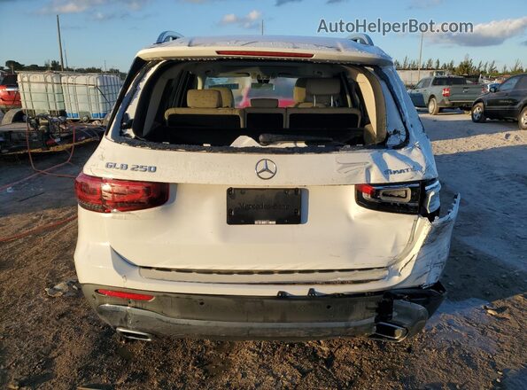 W1N4M4HB0NW234252 2022 MERCEDES-BENZ GLB-CLASS Белый Вид салона спереди
