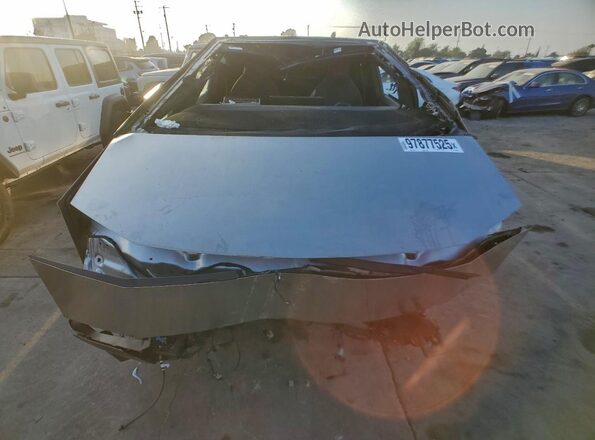 7G2CEHED9SA058678 2025 TESLA CYBERTRUCK Silver Vista trasera