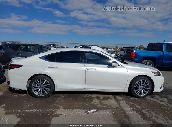 58AD21B13LU012068 2020 LEXUS ES 300H White უკანა სალონის ხედი