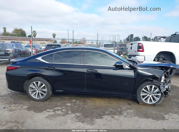 58AD21B15LU004540 2020 LEXUS ES 300H Black Вид задньої частини салону