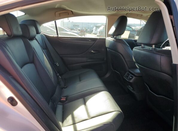 58ADA1C17MU001481 2021 LEXUS ES White Vista de los asientos traseros
