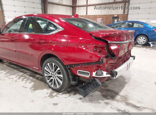 58ADA1C17MU011573 2021 LEXUS ES 300H Red 