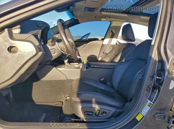 58ADZ1B11NU132191 2022 LEXUS ES Gray Вид салону спереду