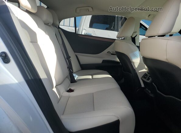 58ADZ1B15RU172991 2024 LEXUS ES White Vista de los asientos traseros