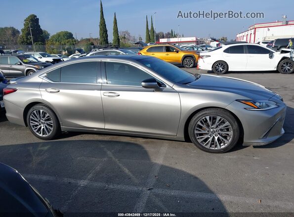 58ADZ1B17MU106516 2021 LEXUS ES 350 Champagne Rear interior view