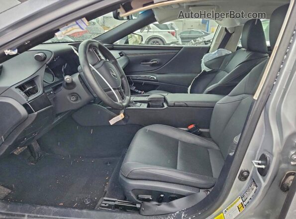 58ADZ1B18NU132432 2022 LEXUS ES Серебряный Вид салона спереди