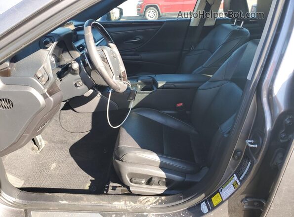 58ADZ1B19LU067670 2020 LEXUS ES Silver Front interior view