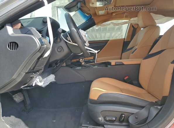 58ADZ1B19RU174579 2024 LEXUS ES Серебряный Вид салона спереди