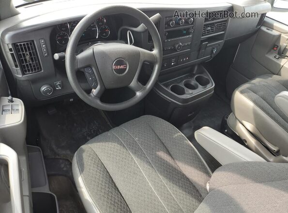 1GTW7AFP8R1233728 2024 GMC SAVANA Белый Вид щитка приборов