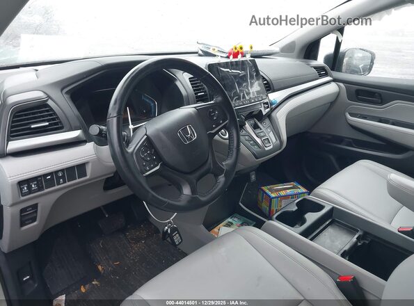 5FNRL6H64RB011916 2024 HONDA ODYSSEY Silver Widok wnętrza z przodu