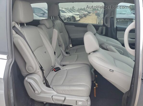 5FNRL6H64RB050943 2024 HONDA ODYSSEY Silver Widok wnętrza z tyłu