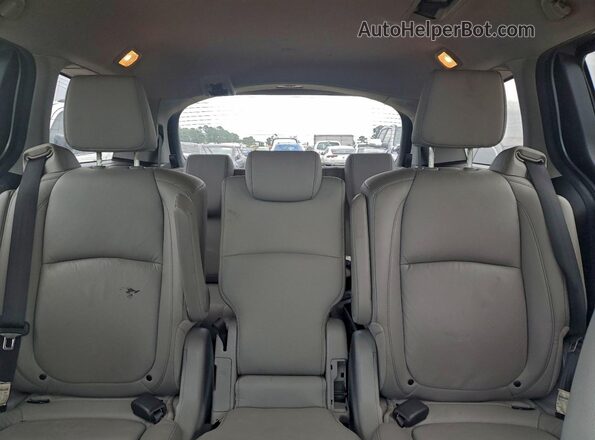 5FNRL6H64RB050943 2024 HONDA ODYSSEY Silver Widok tylnych siedzeń