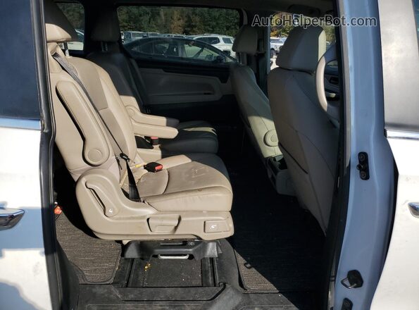 5FNRL6H68RB008632 2024 HONDA ODYSSEY White Vista interior trasera