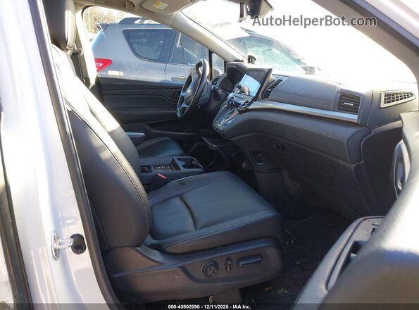 5FNRL6H72NB021539 2022 HONDA ODYSSEY White Front interior view