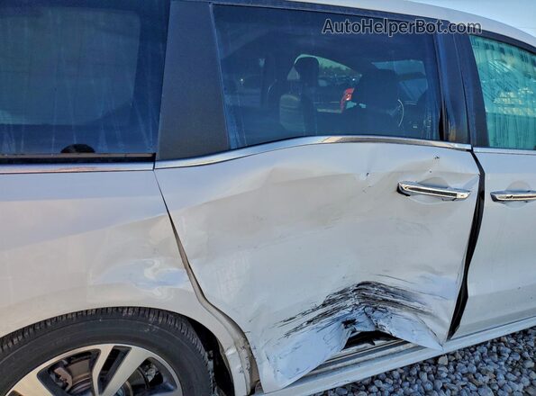 5FNRL6H82NB012560 2022 HONDA ODYSSEY White Rear interior view
