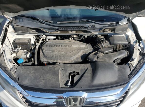 5FNRL6H84JB013851 2018 HONDA ODYSSEY White 