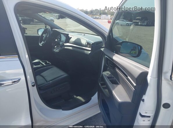 5FNRL6H87PB024156 2023 HONDA ODYSSEY White Вид салону спереду