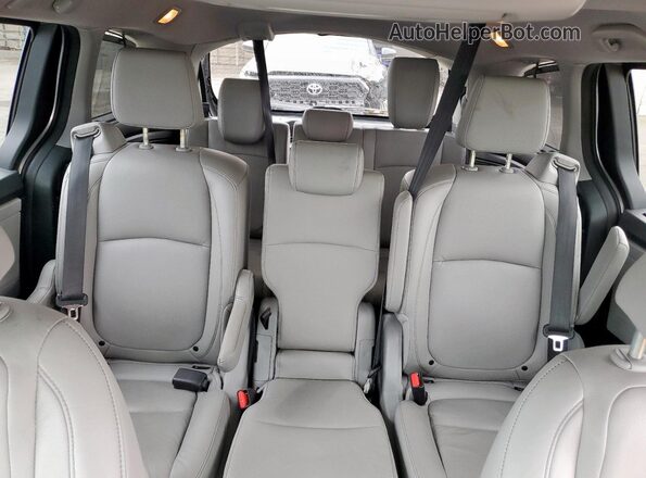 5FNRL6H87PB072238 2023 HONDA ODYSSEY Silver Rear seats view