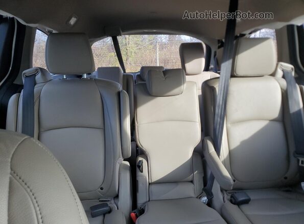 5FNRL6H88PB011867 2023 HONDA ODYSSEY White Widok tylnych siedzeń