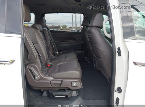 5FNRL6H93JB050043 2018 HONDA ODYSSEY White VIN կոդի պիտակի տեսք