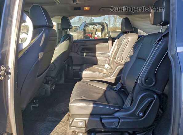 5FNRL6H97RB027179 2024 HONDA ODYSSEY Серебряный Вид задней части салона